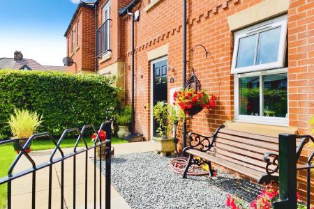 2 bedroom End of terrace house for sale in Edith Murphy Close, Birstall, LE4