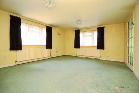 3 bedroom Detached house for sale in High Street, Syston, LE7