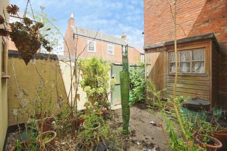 3 bedroom Detached house for sale in High Street, Syston, LE7