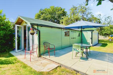 3 bedroom Detached bungalow for sale in Highway Road, Thurmaston, LE4