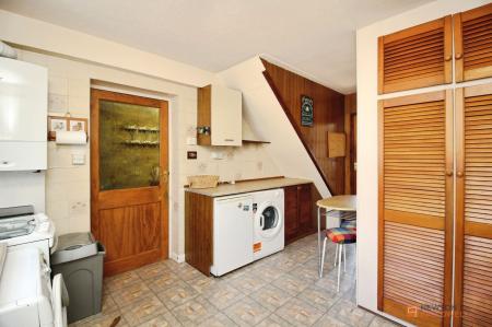 5 bedroom Semi-detached house for sale in Dovedale Road, Thurmaston, LE4