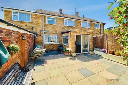 5 bedroom Semi-detached house for sale in Dovedale Road, Thurmaston, LE4