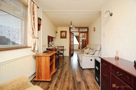 5 bedroom Semi-detached house for sale in Dovedale Road, Thurmaston, LE4