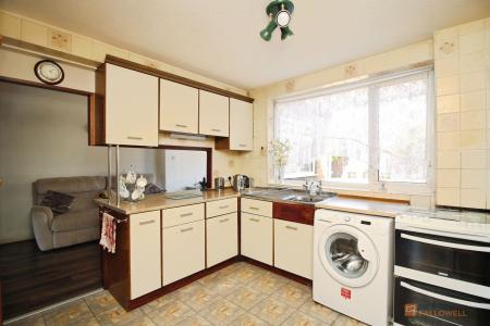 5 bedroom Semi-detached house for sale in Dovedale Road, Thurmaston, LE4