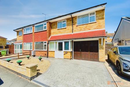 Dovedale Road, Thurmaston, LE4