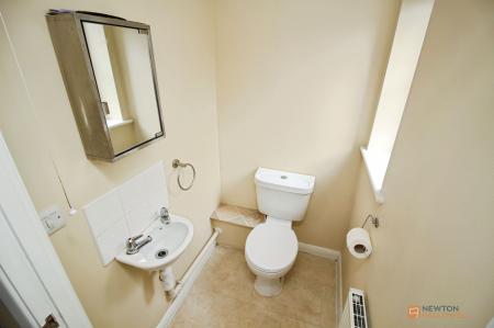 2 bedroom Terraced House for sale in Preston Close, Syston, LE7