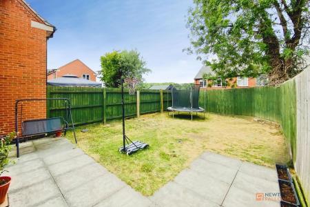 2 bedroom Terraced House for sale in Preston Close, Syston, LE7
