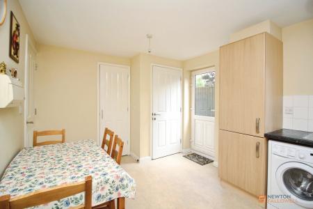 2 bedroom Terraced House for sale in Preston Close, Syston, LE7