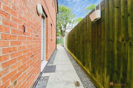 2 bedroom Terraced House for sale in Preston Close, Syston, LE7