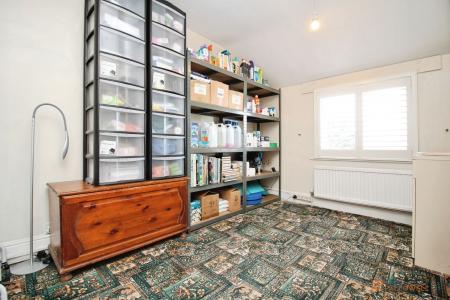 3 bedroom Terraced House for sale in The Green, Syston, LE7