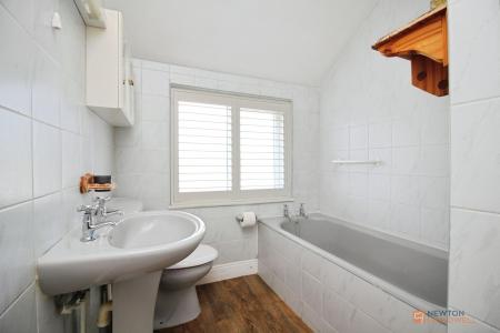 3 bedroom Terraced House for sale in The Green, Syston, LE7