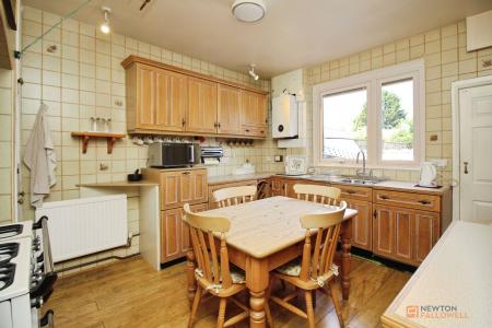 3 bedroom Terraced House for sale in The Green, Syston, LE7