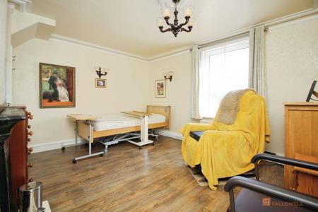 3 bedroom Terraced House for sale in The Green, Syston, LE7