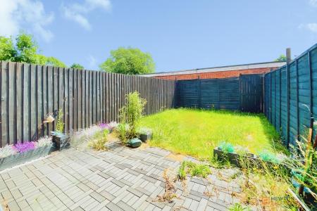 2 bedroom Terraced House for sale in Hardwick Crescent, Syston, LE7