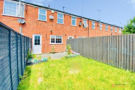 2 bedroom Terraced House for sale in Hardwick Crescent, Syston, LE7