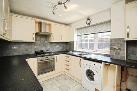 2 bedroom Terraced House for sale in Hardwick Crescent, Syston, LE7