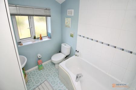 3 bedroom Semi-detached house for sale in Queensgate Drive, Birstall, LE4