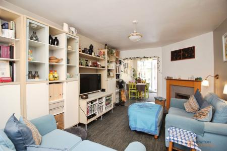 3 bedroom Semi-detached house for sale in Queensgate Drive, Birstall, LE4