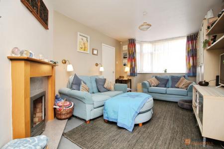3 bedroom Semi-detached house for sale in Queensgate Drive, Birstall, LE4