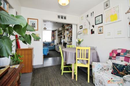 3 bedroom Semi-detached house for sale in Queensgate Drive, Birstall, LE4