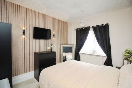 4 bedroom Detached bungalow for sale in Humberstone Lane, Leicester, LE4