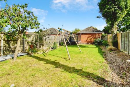 4 bedroom Detached bungalow for sale in Humberstone Lane, Leicester, LE4