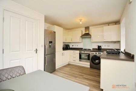3 bedroom Semi-detached house for sale in Cottesmore Close, Syston, LE7