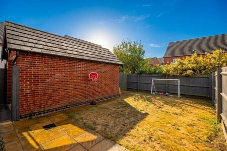 3 bedroom Semi-detached house for sale in Cottesmore Close, Syston, LE7