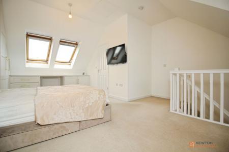 3 bedroom Semi-detached house for sale in Cottesmore Close, Syston, LE7