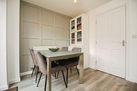 3 bedroom Semi-detached house for sale in Cottesmore Close, Syston, LE7