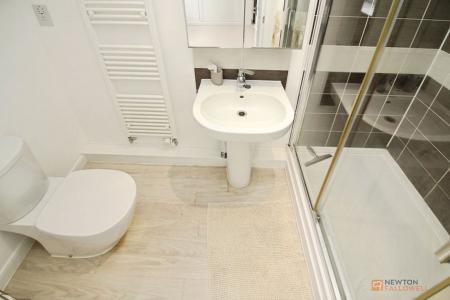 3 bedroom Semi-detached house for sale in Cottesmore Close, Syston, LE7