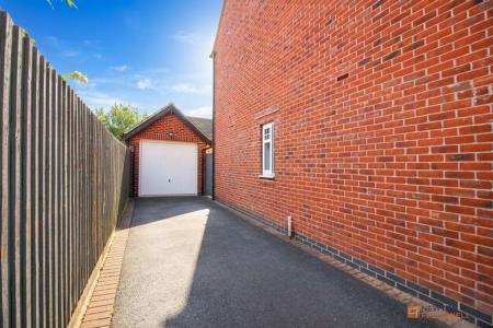 3 bedroom Semi-detached house for sale in Cottesmore Close, Syston, LE7