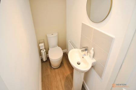 3 bedroom Semi-detached house for sale in Cottesmore Close, Syston, LE7
