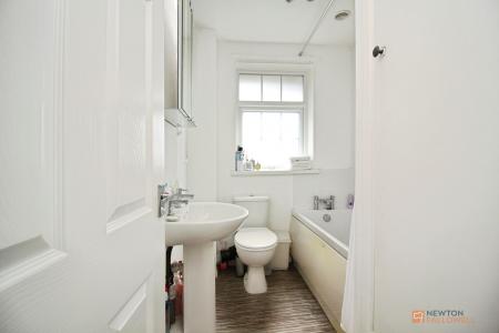 2 bedroom Terraced House for sale in Abbotts Close, Syston, LE7