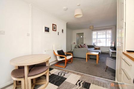 2 bedroom Terraced House for sale in Abbotts Close, Syston, LE7