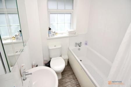 2 bedroom Terraced House for sale in Abbotts Close, Syston, LE7