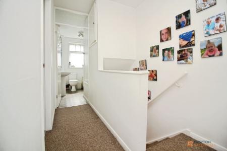 2 bedroom Terraced House for sale in Abbotts Close, Syston, LE7