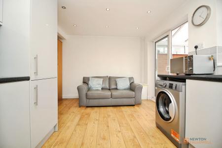 3 bedroom Semi-detached house for sale in Sedgefield Drive, Syston, LE7