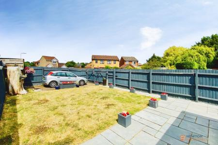 3 bedroom Semi-detached house for sale in Sedgefield Drive, Syston, LE7