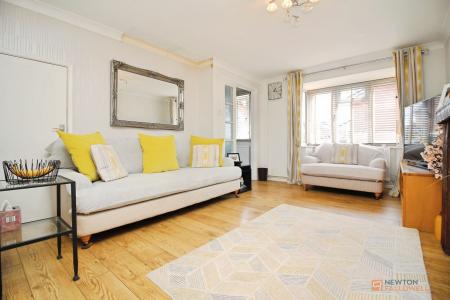3 bedroom Semi-detached house for sale in Sedgefield Drive, Syston, LE7