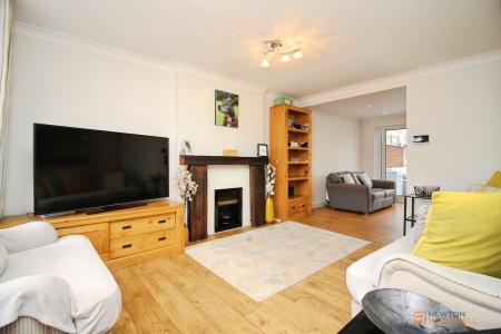 3 bedroom Semi-detached house for sale in Sedgefield Drive, Syston, LE7