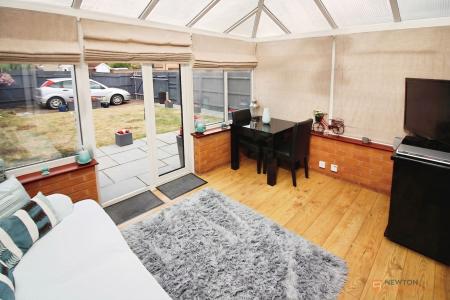 3 bedroom Semi-detached house for sale in Sedgefield Drive, Syston, LE7