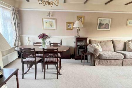 3 bedroom Detached house for sale in Fletchers Way, East Goscote, LE7