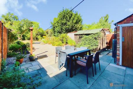 2 bedroom End of terrace house for sale in Gwendolin Avenue, Birstall, LE4