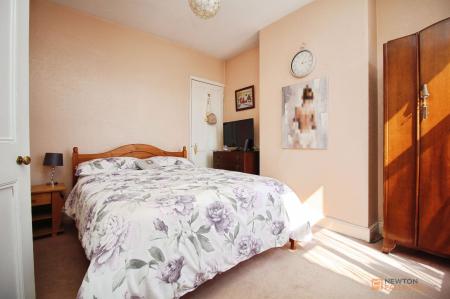 2 bedroom Terraced House for sale in Albert Street, Syston, LE7