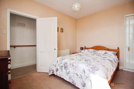 2 bedroom Terraced House for sale in Albert Street, Syston, LE7