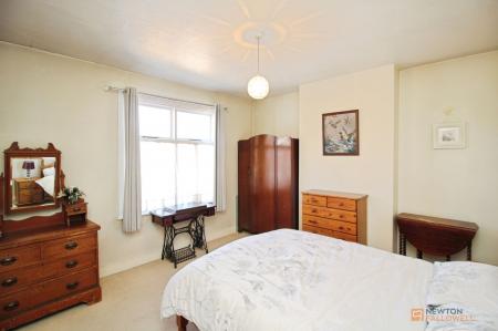 2 bedroom Terraced House for sale in Albert Street, Syston, LE7