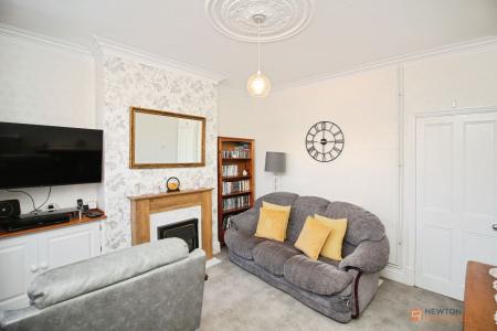 2 bedroom Terraced House for sale in Albert Street, Syston, LE7