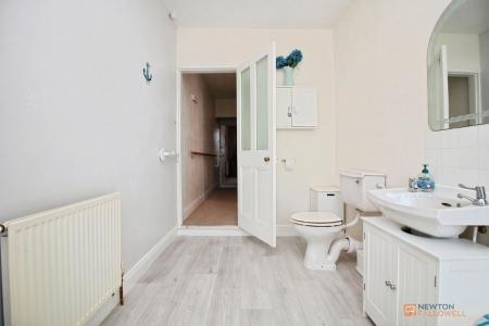 2 bedroom Terraced House for sale in Albert Street, Syston, LE7