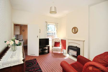 2 bedroom Terraced House for sale in Wellington Street, Syston, LE7